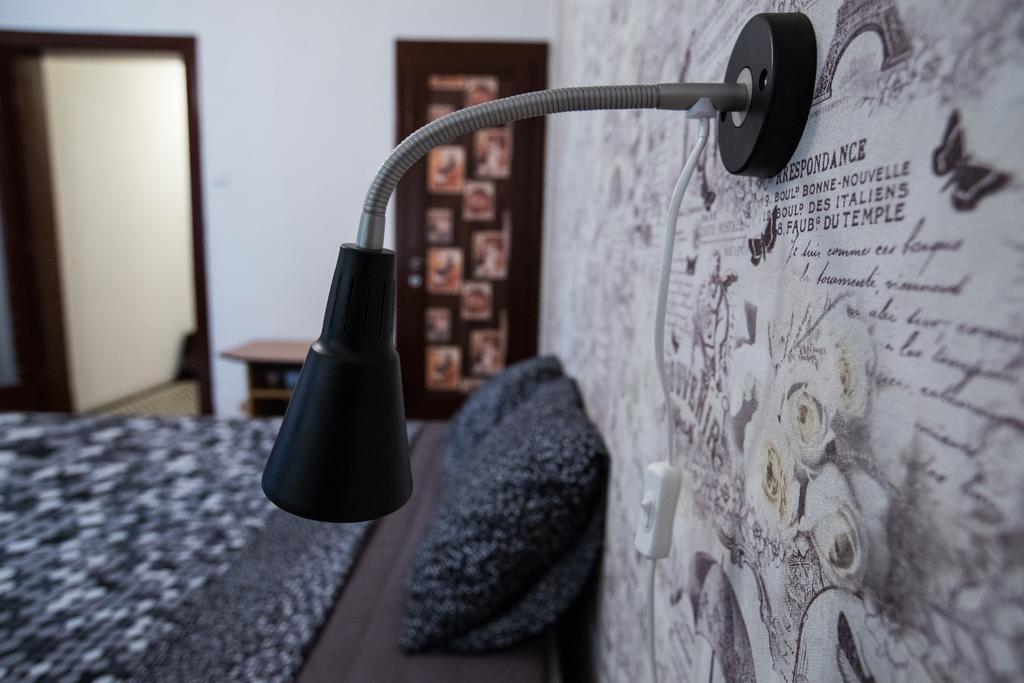 Cismigiu Garden Studio Apartment Bucharest Luaran gambar