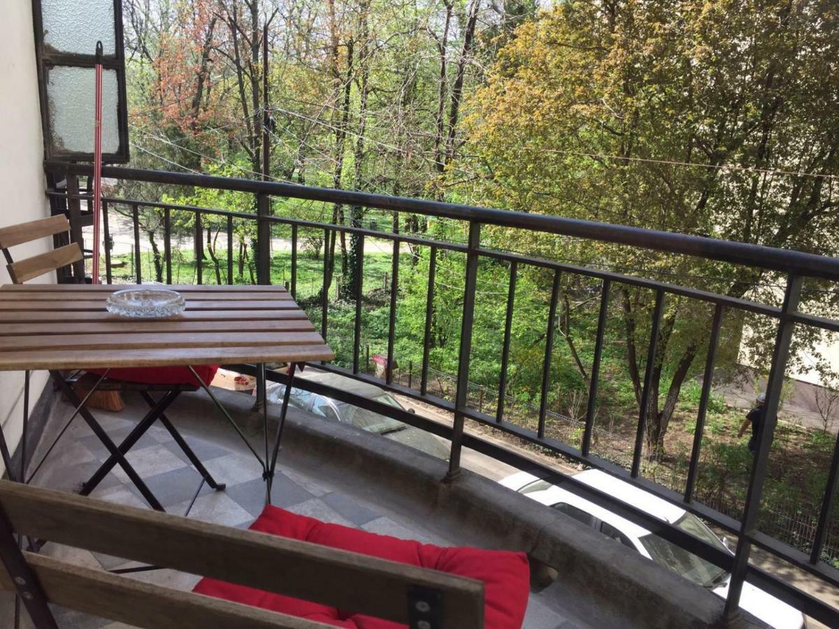 Cismigiu Garden Studio Apartment Bucharest Luaran gambar