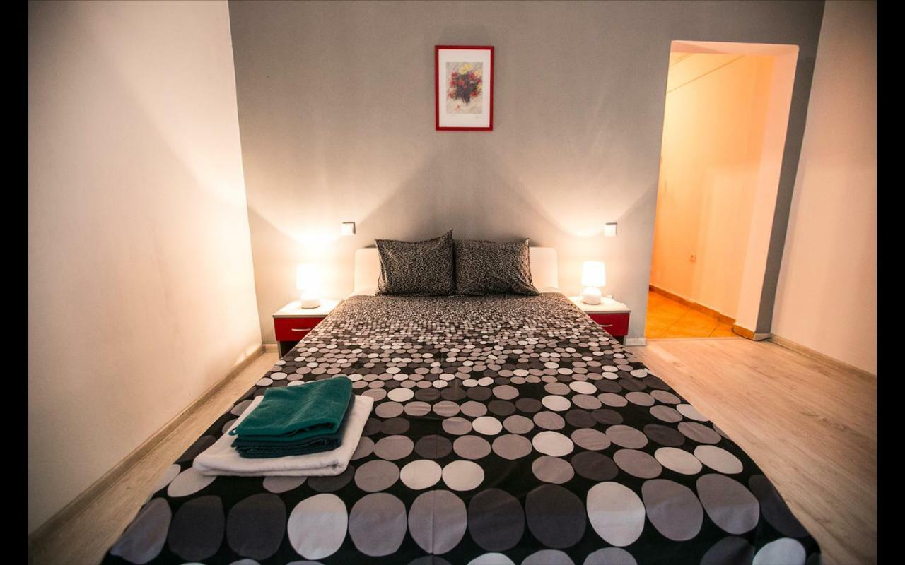 Cismigiu Garden Studio Apartment Bucharest Luaran gambar
