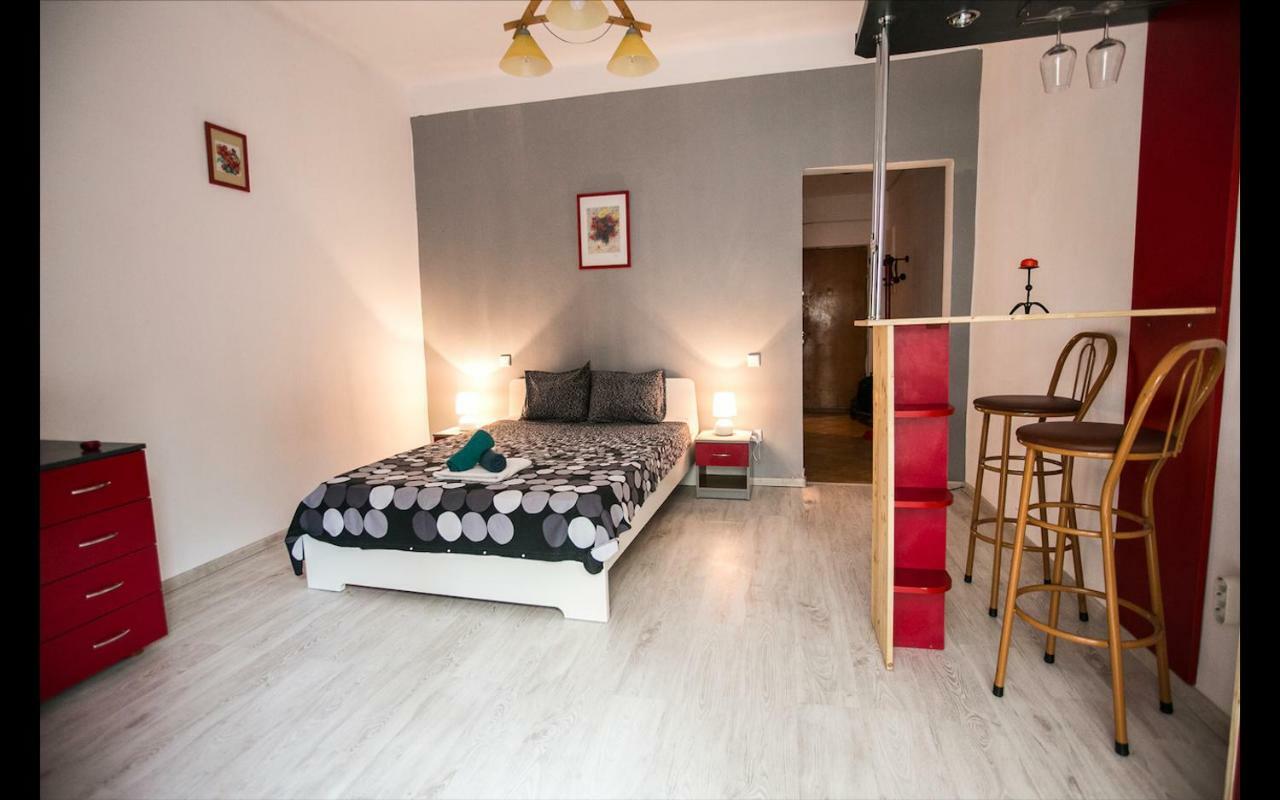 Cismigiu Garden Studio Apartment Bucharest Luaran gambar