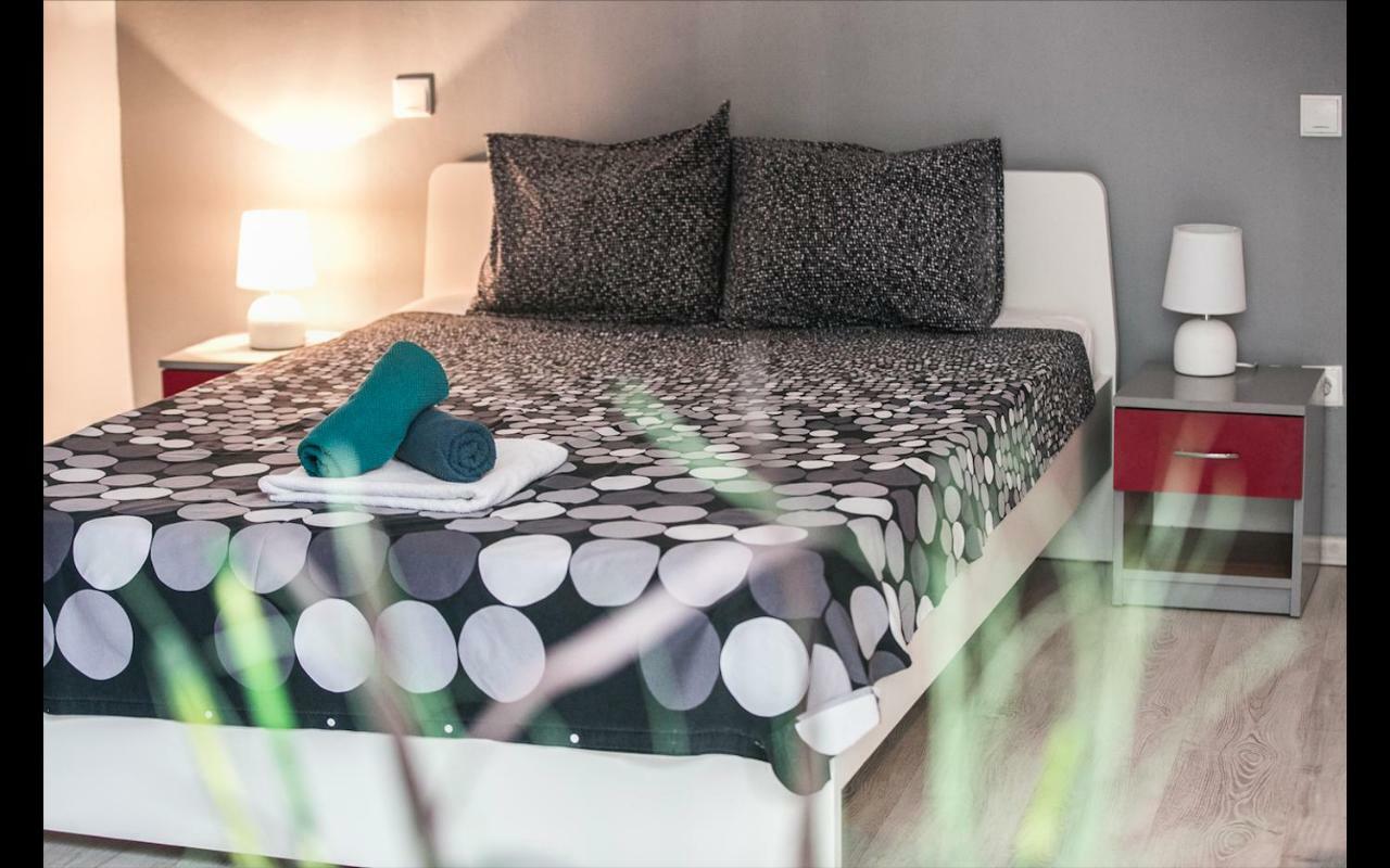 Cismigiu Garden Studio Apartment Bucharest Luaran gambar