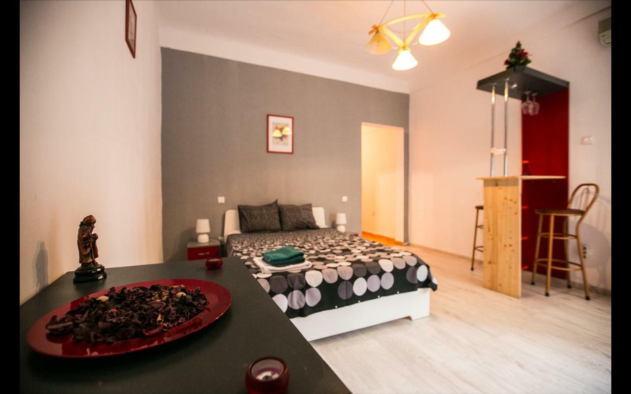 Cismigiu Garden Studio Apartment Bucharest Luaran gambar