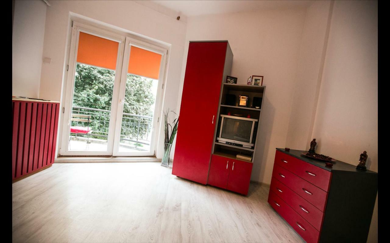 Cismigiu Garden Studio Apartment Bucharest Luaran gambar