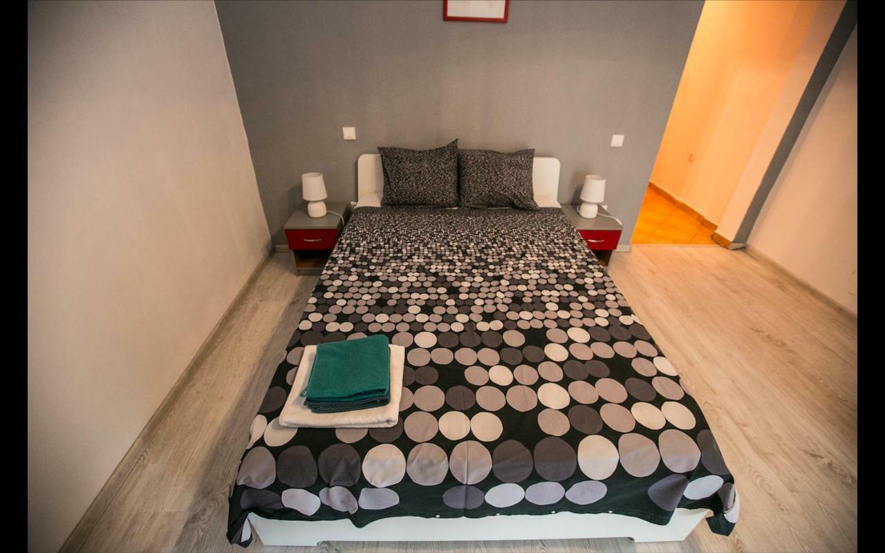 Cismigiu Garden Studio Apartment Bucharest Luaran gambar