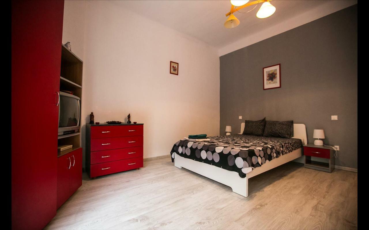 Cismigiu Garden Studio Apartment Bucharest Luaran gambar