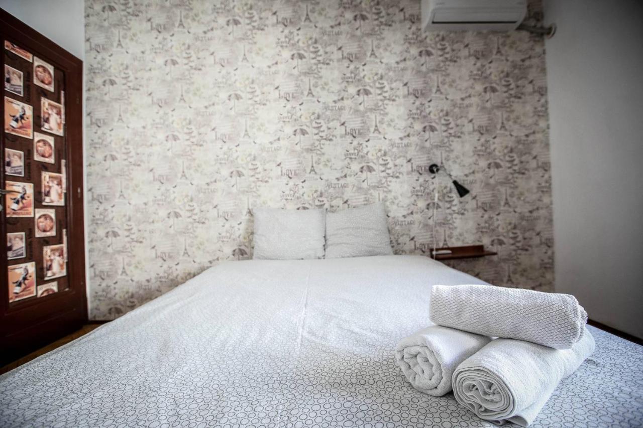 Cismigiu Garden Studio Apartment Bucharest Luaran gambar