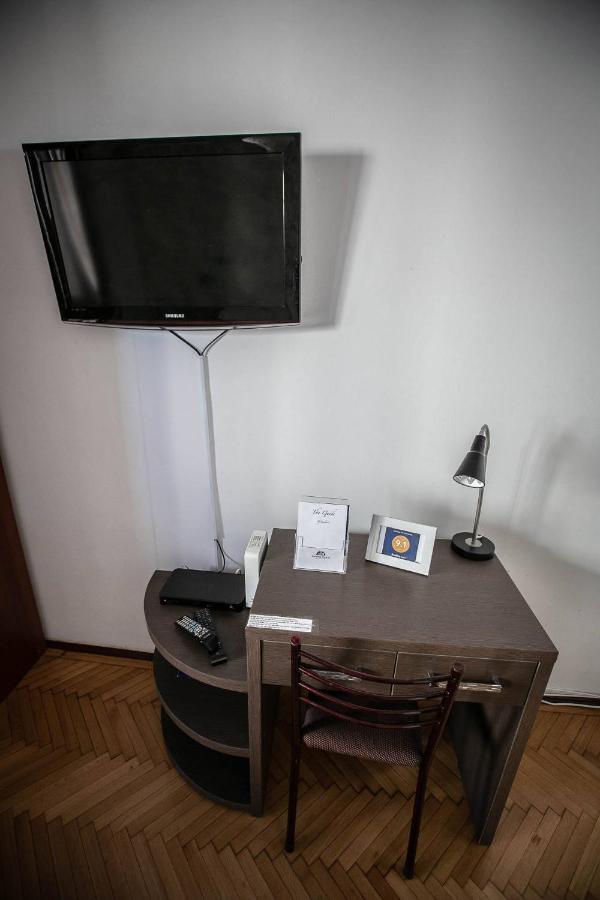 Cismigiu Garden Studio Apartment Bucharest Luaran gambar