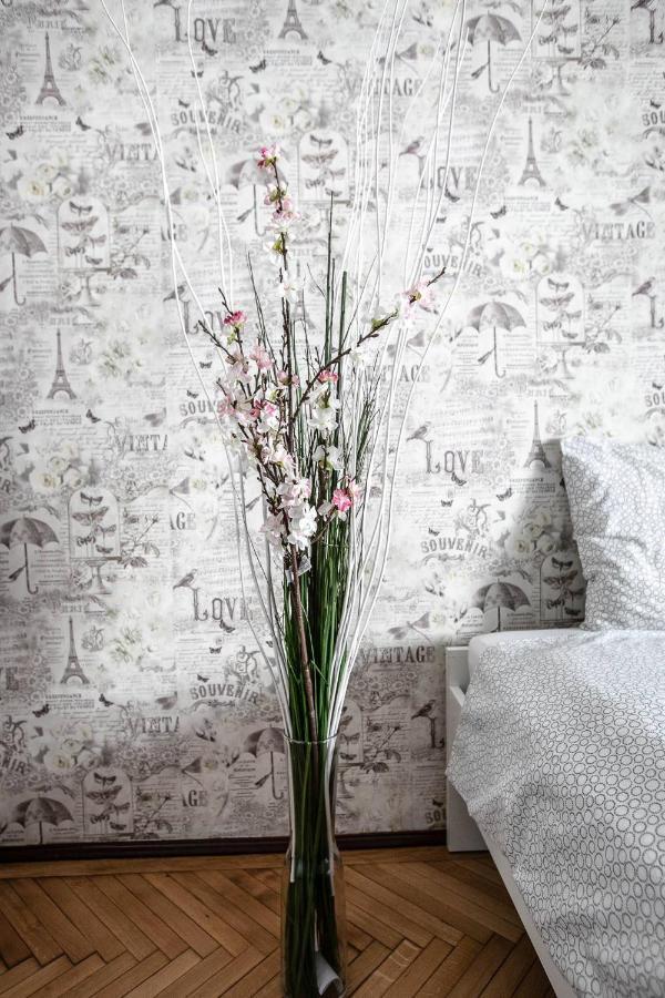 Cismigiu Garden Studio Apartment Bucharest Luaran gambar