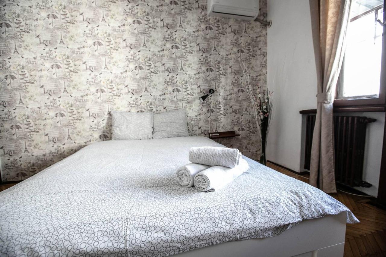 Cismigiu Garden Studio Apartment Bucharest Luaran gambar